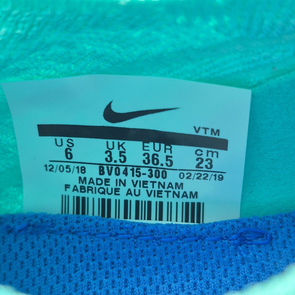 NWOT NIKE "Epic Phantom" React Flyknit Shoes Womens Size 6 - Picture 10 of 12